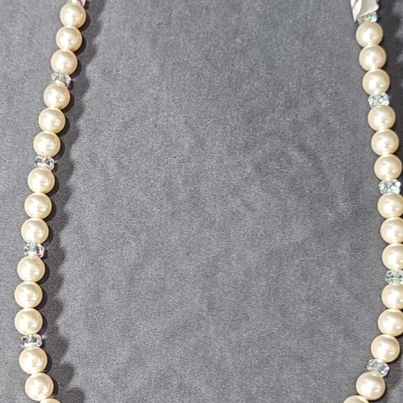 Genuine Swarovski Simulated Pearl & Crystal 19" Necklace NWT and Box! - Picture 6 of 11